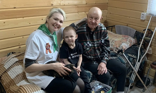 Сотрудники Северо-Западного филиала ООО «СМК РЕСО-Мед» поздравили ветеранов Великой Отечественной войны